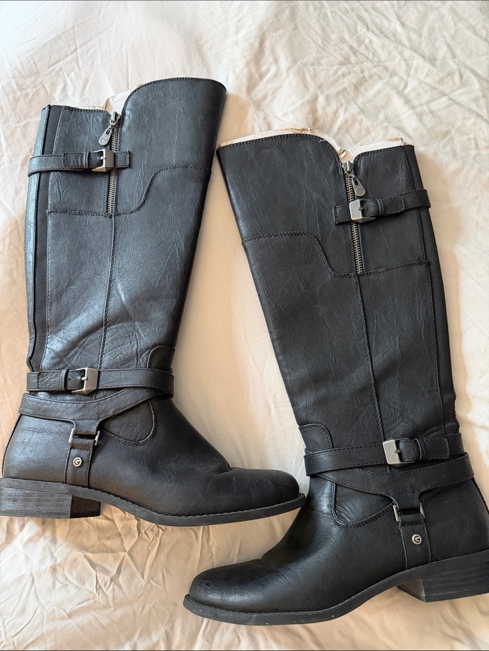 Classic Black Knee-High Heeled Boots - Sleek Riding Style